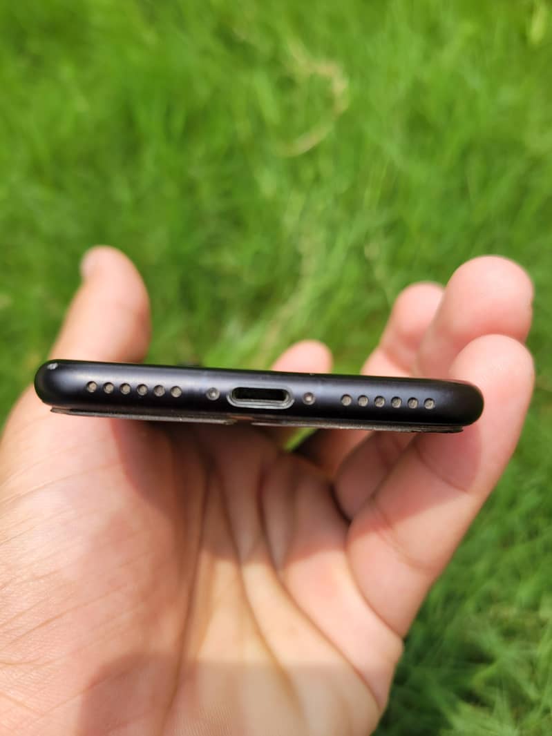 Apple iPhone 7 1