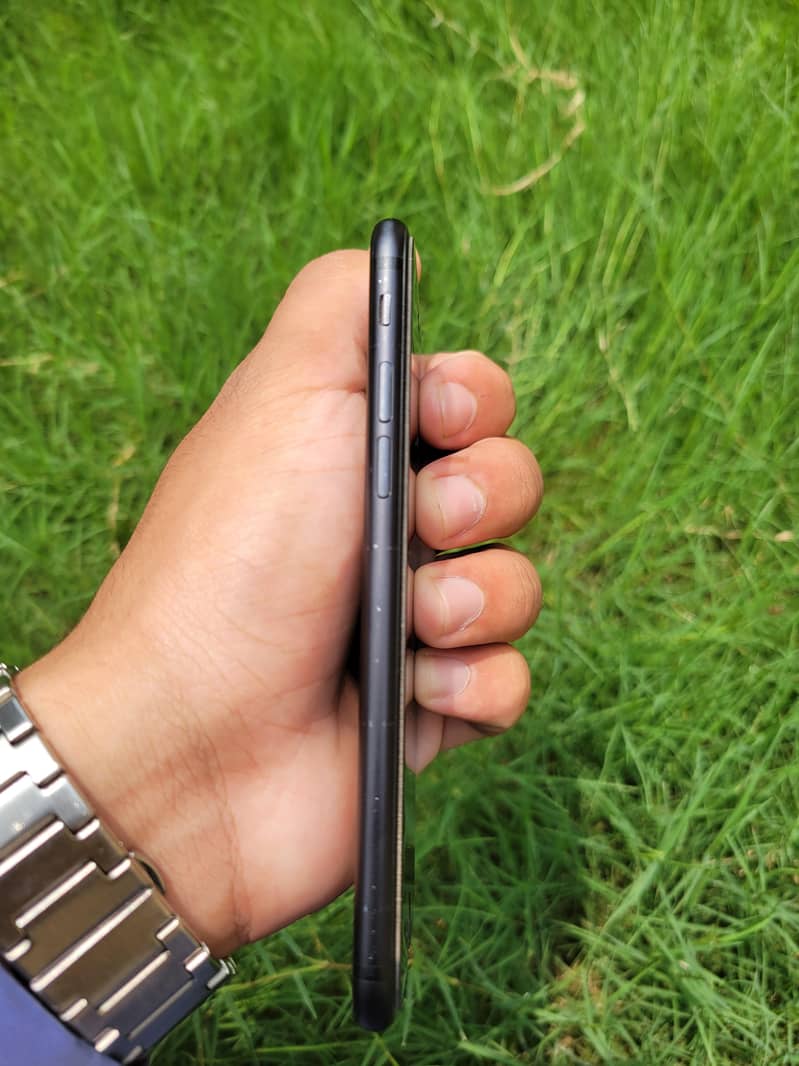 Apple iPhone 7 3
