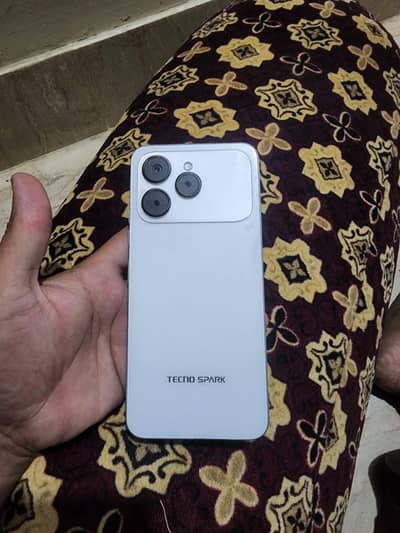 Tecno spark 40