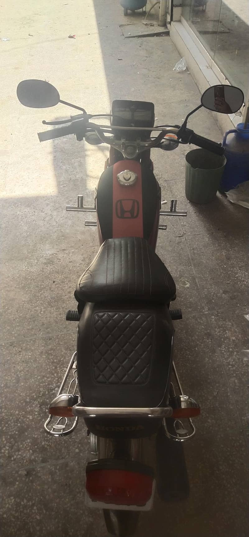 125 2004 model 0
