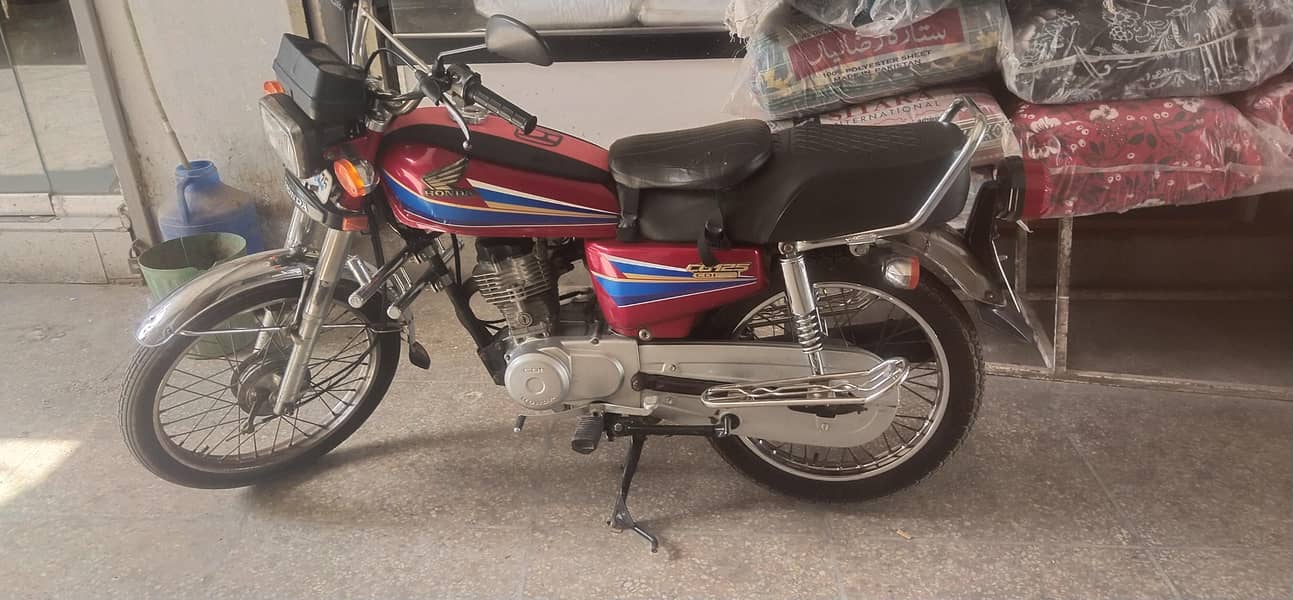 125 2004 model 2
