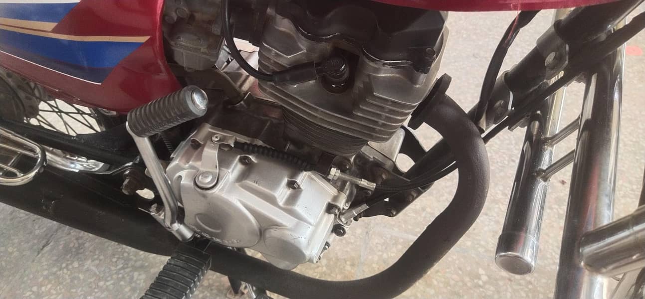 125 2004 model 5