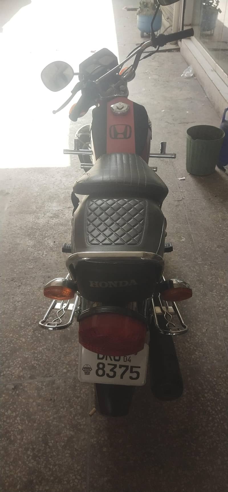 125 2004 model 7