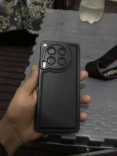 Tecno CAMON 30