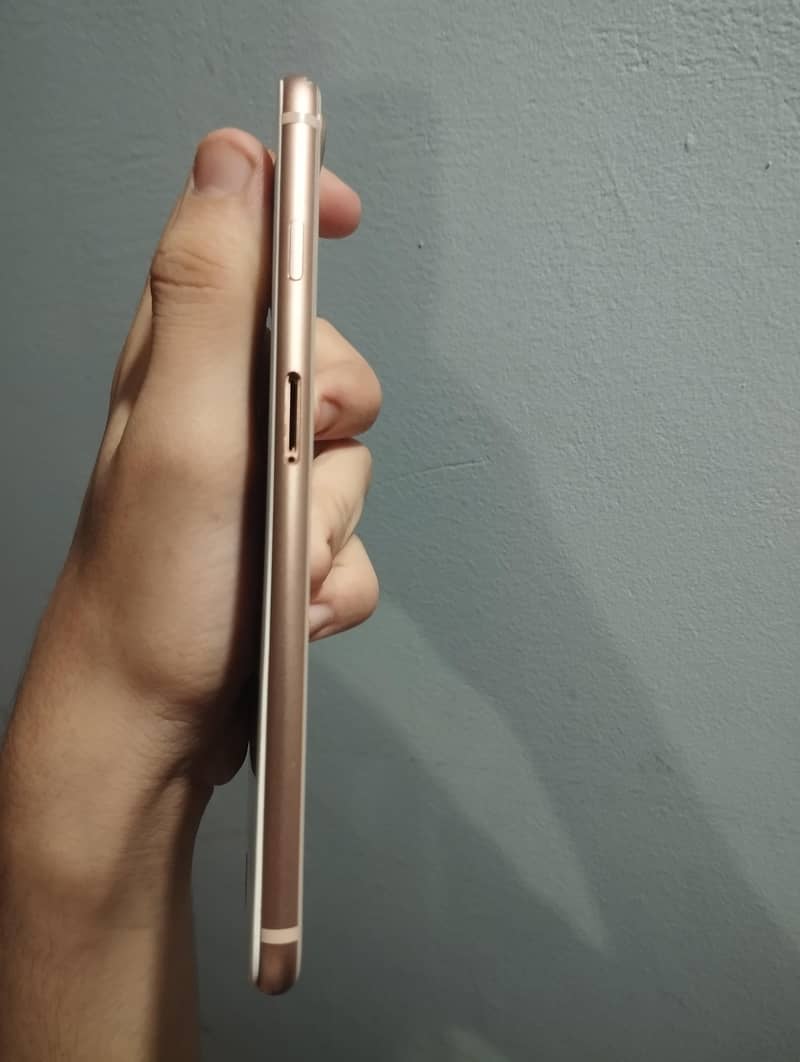 iPhone 8plus 4