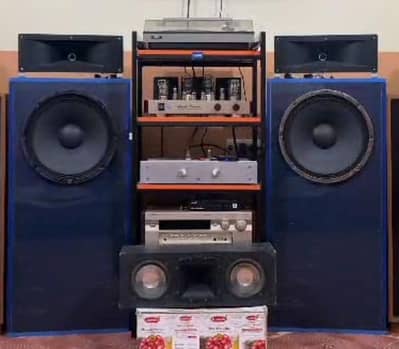 15 Inches Big Speakers for sale. Heavy Horn Loaded.