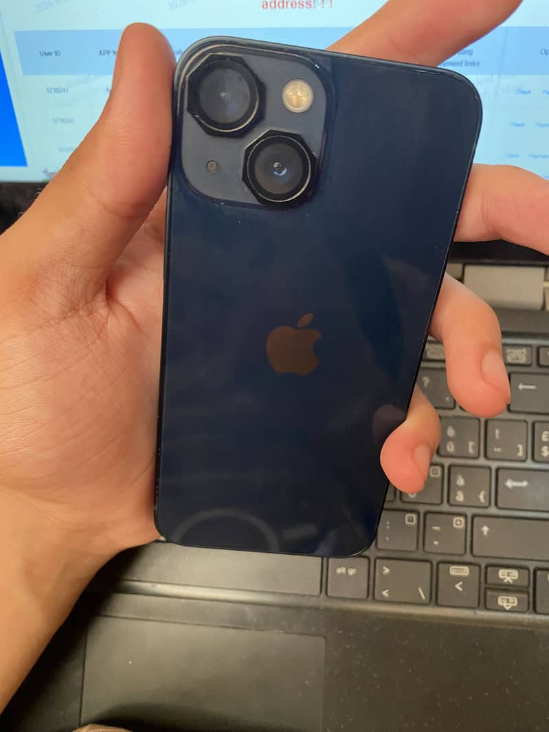 Apple iPhone 13 mini 1
