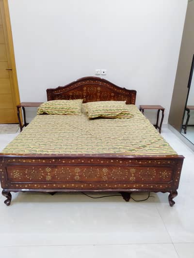 queen size  solid wooden bed available