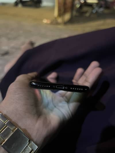 Apple iPhone 7