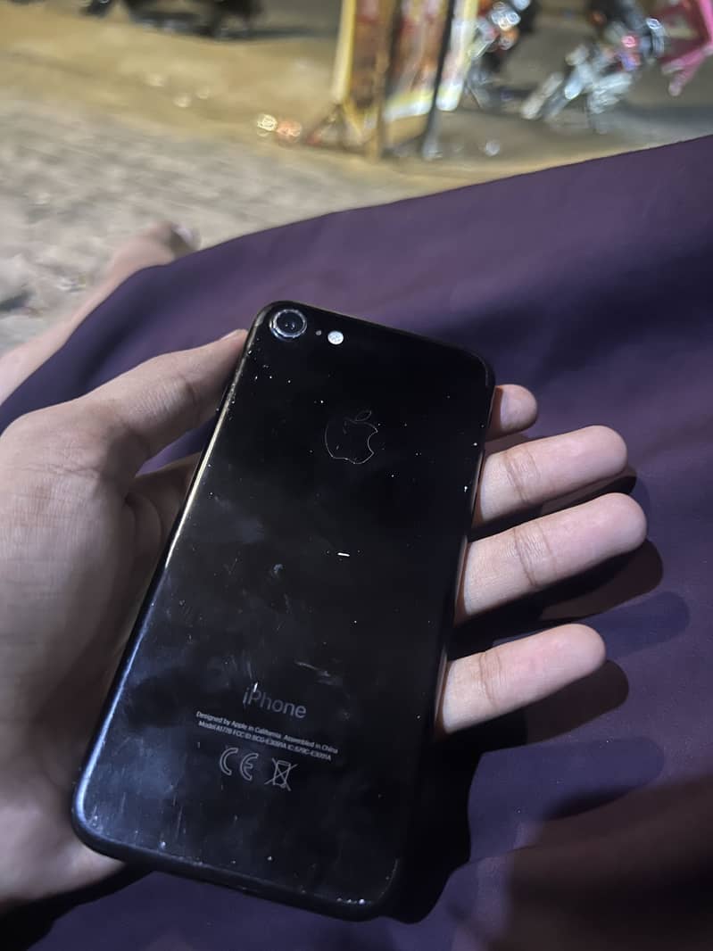 Apple iPhone 7 1