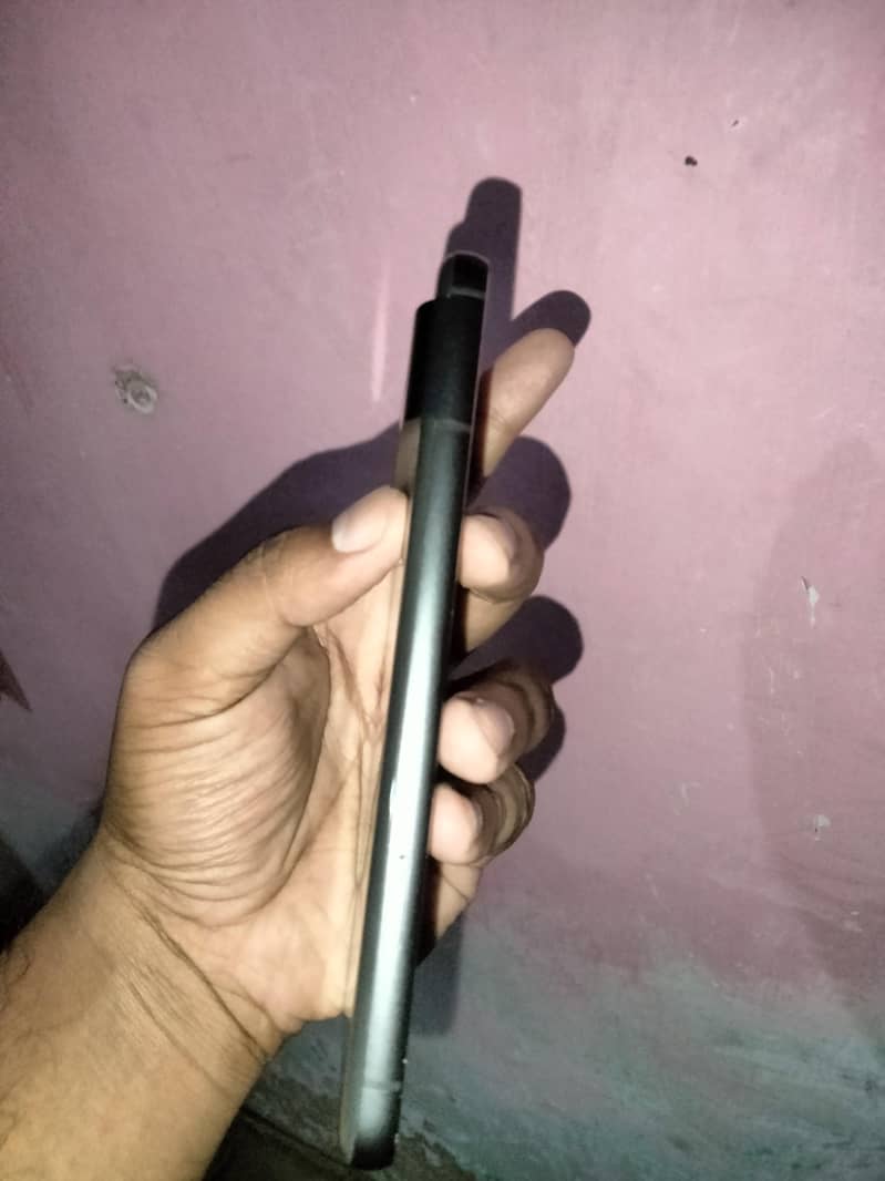 Google Pixel 8 4