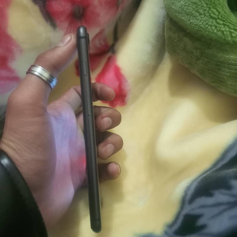 Apple iPhone 8 Plus 6
