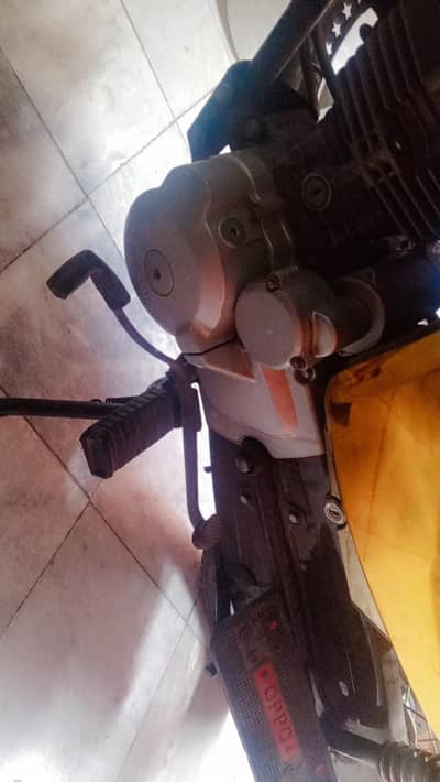 Honda 125 special edition gold