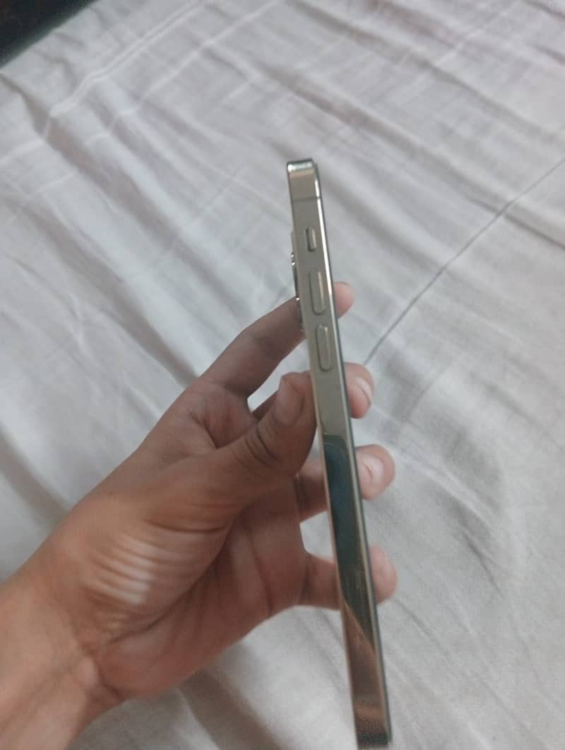 Apple iPhone 12 Pro 1
