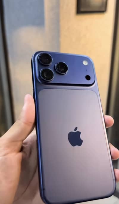 Apple iPhone 17 Pro Max JV  blue
