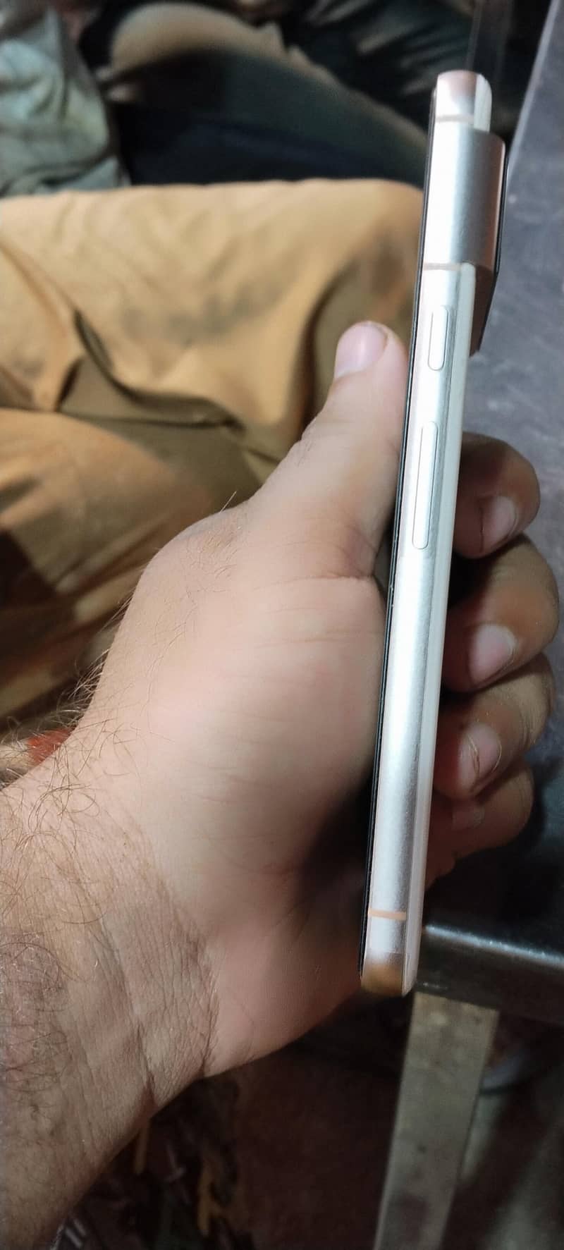 Google Pixel 8 4