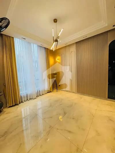 10 Marla Full House Available For RENT In Prime Location Of Bahria Town Lahore