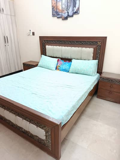 King size bed with moltyfoam mattress