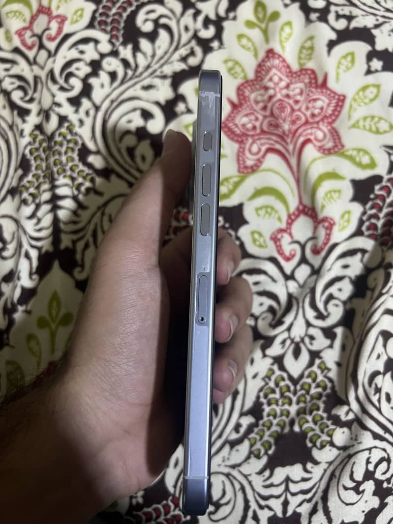 Apple iPhone 16 Pro Max 3