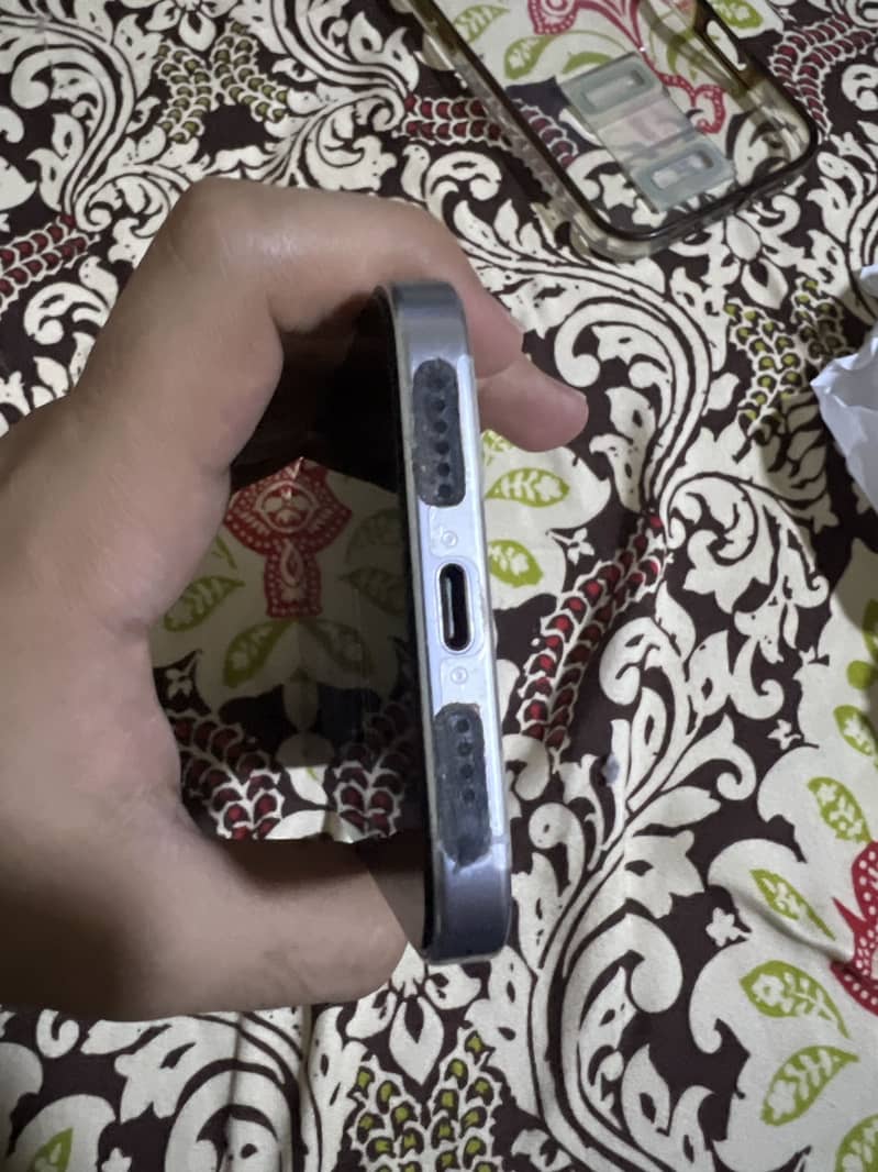 Apple iPhone 16 Pro Max 5