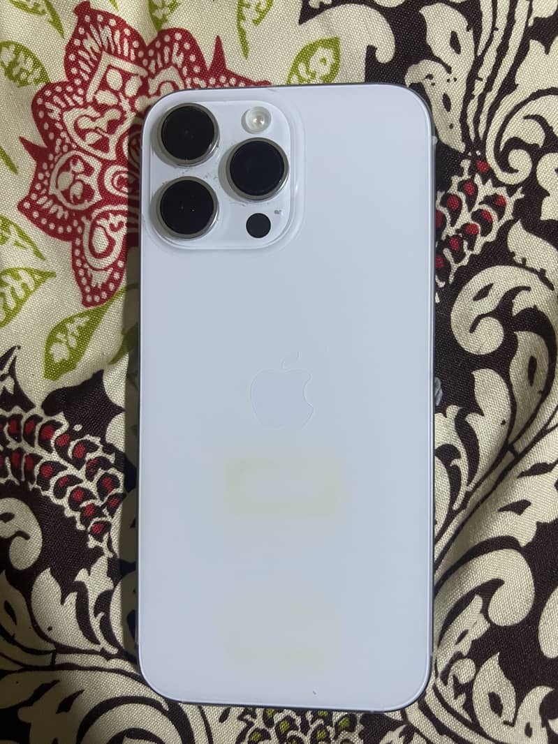 Apple iPhone 16 Pro Max 6