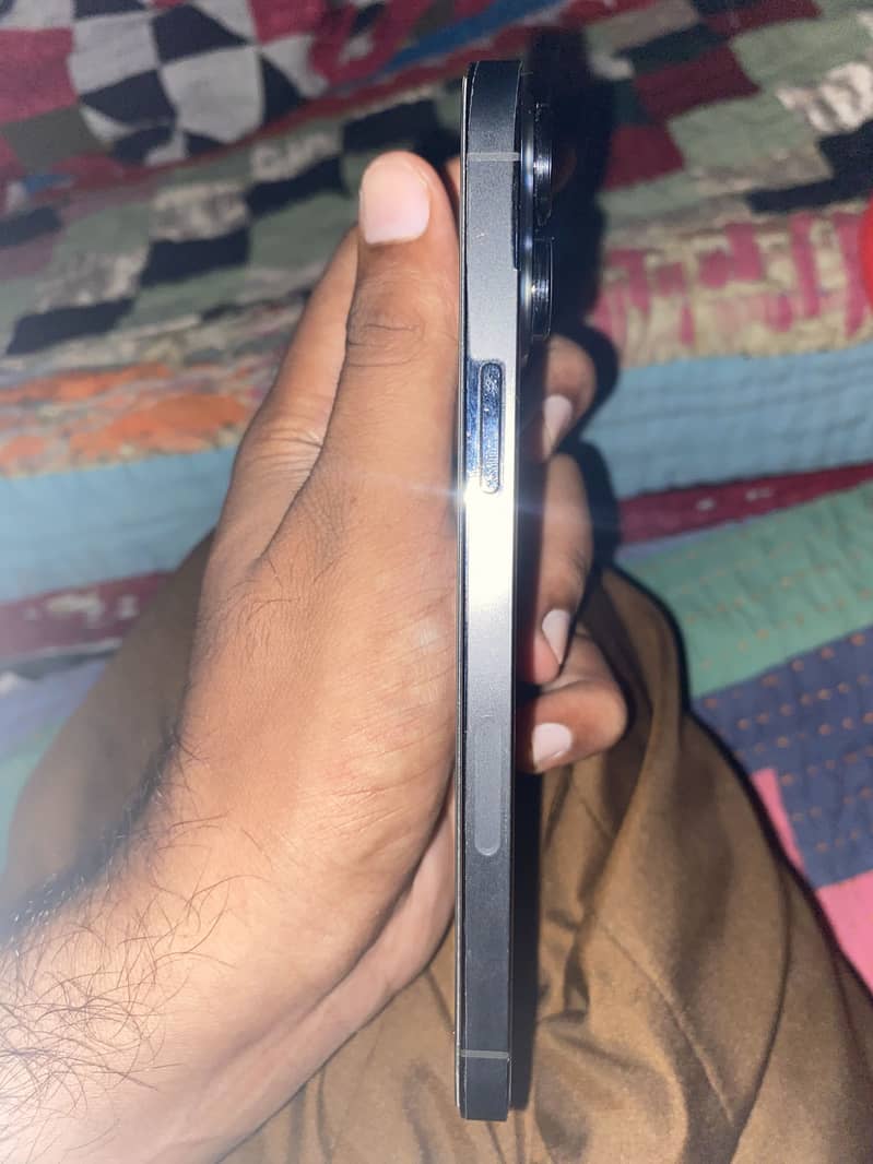 Apple iPhone 13 Pro Max 1