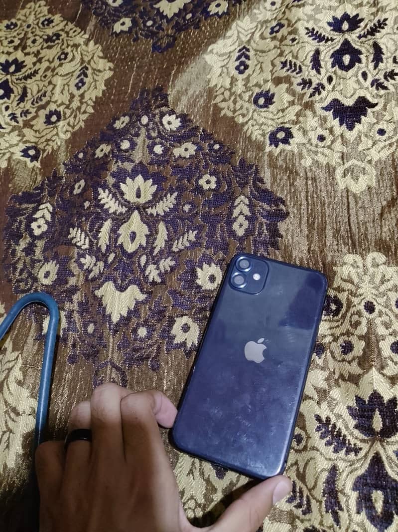 Apple iPhone 11 0