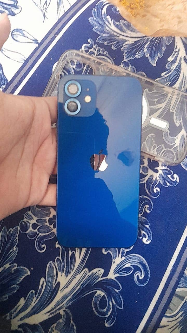 Apple iPhone 12 4
