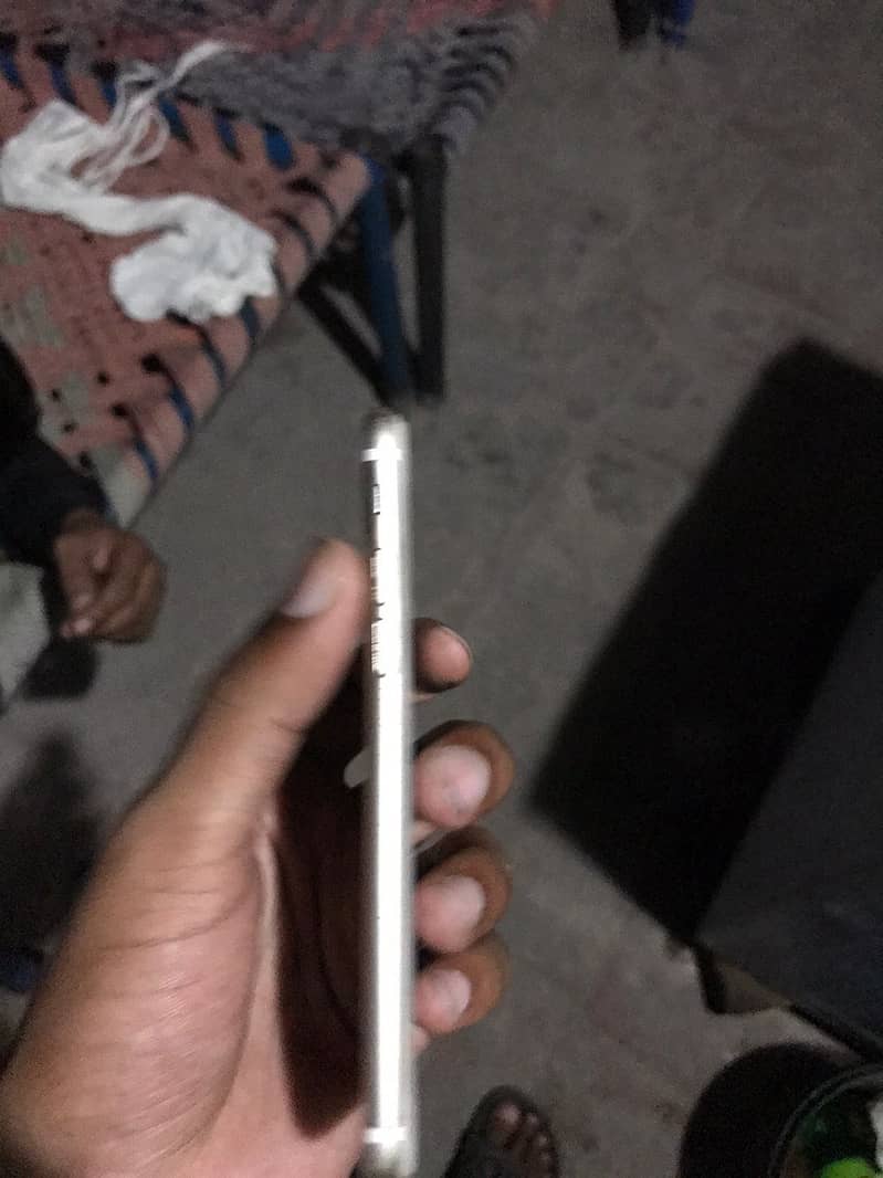 Apple iPhone 7 Plus 2