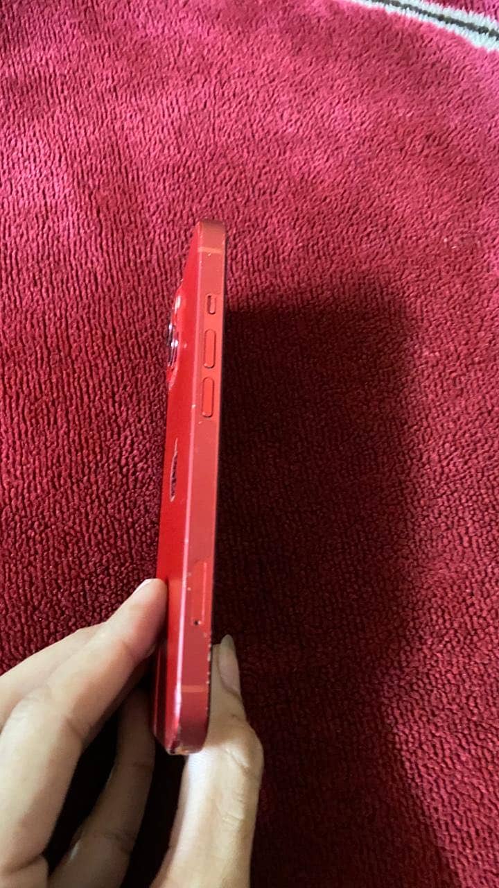 Apple iPhone 13 5