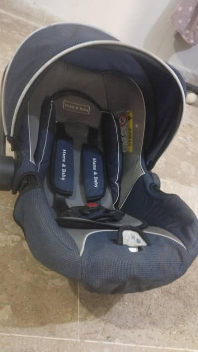 baby car seat + carry cot