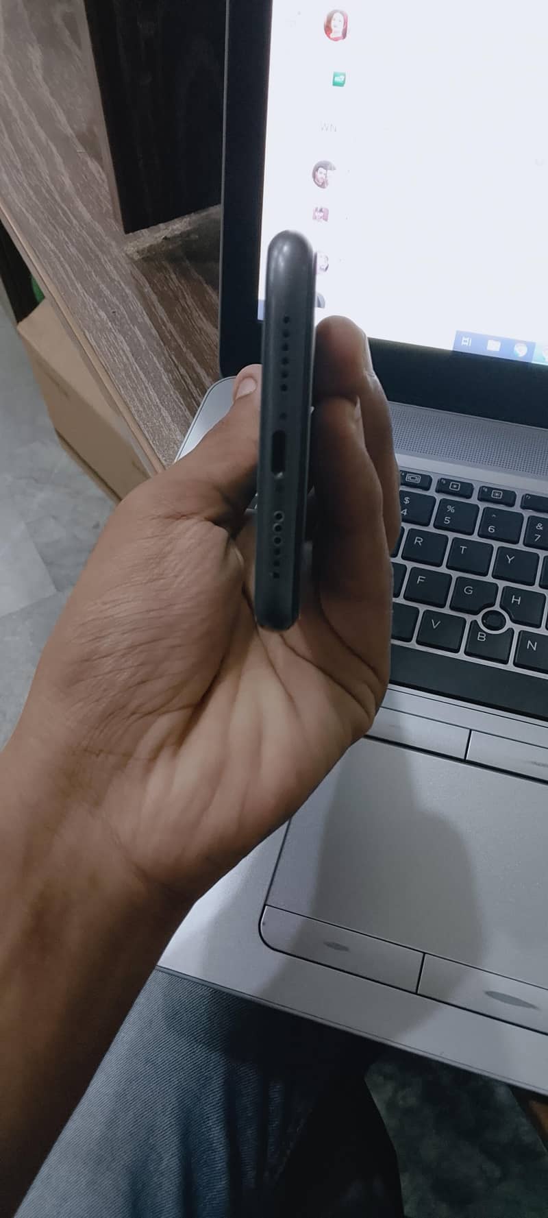 Apple iPhone 11 4
