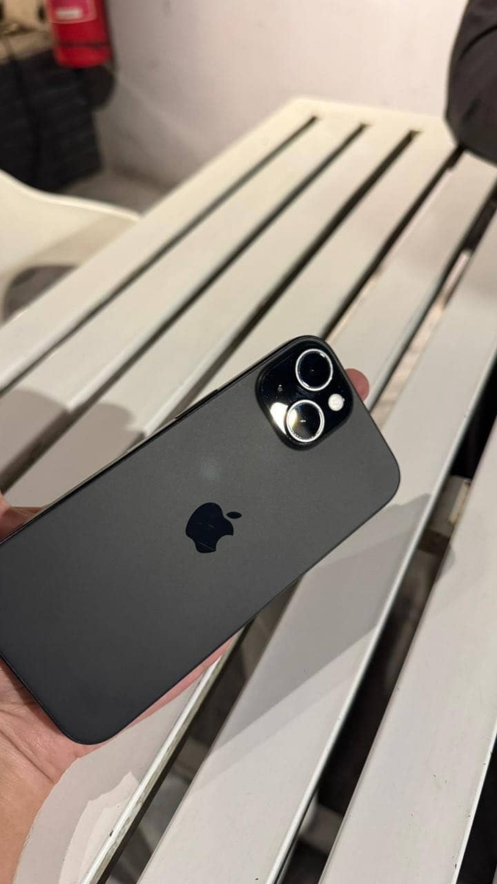 Apple iPhone 15 5