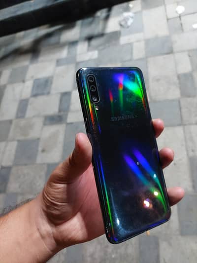 Samsung Mobile A70
