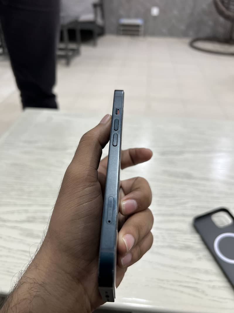 Apple iPhone 13 JV 2