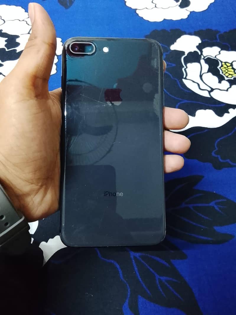 Apple iPhone 8 Plus 0