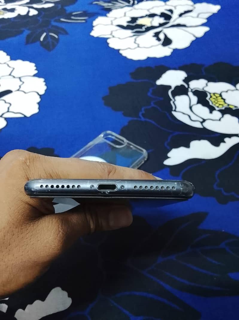 Apple iPhone 8 Plus 2