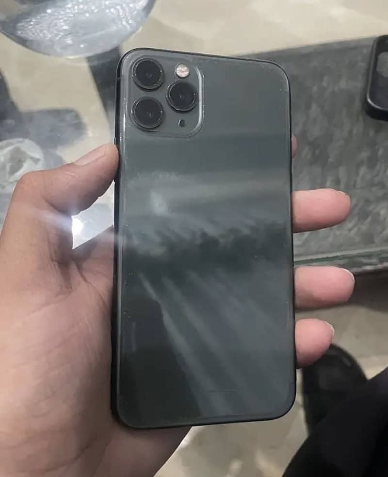 Apple iPhone 11 Pro 4