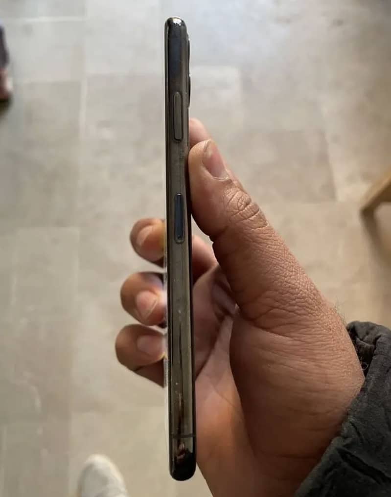 Apple iPhone 11 Pro 5