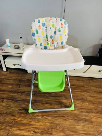 junior brand baby high chair 10/10 condition with foot rest and belt