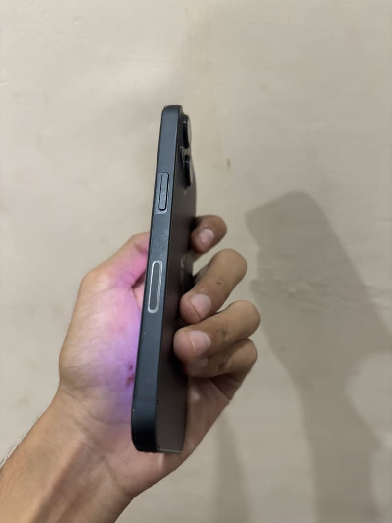Apple iPhone 13 3