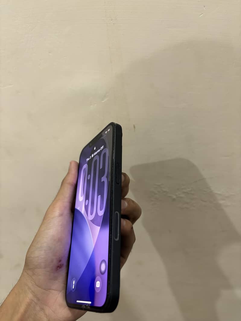 Apple iPhone 13 7