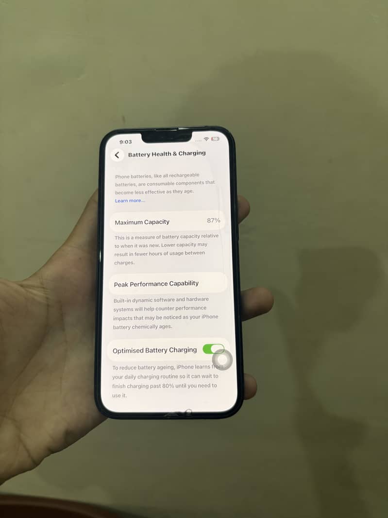 Apple iPhone 13 8