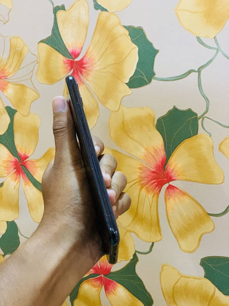 Apple iPhone 11 Pro Max 3