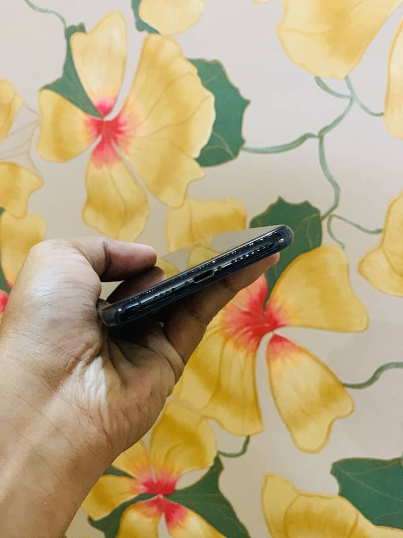 Apple iPhone 11 Pro Max 5