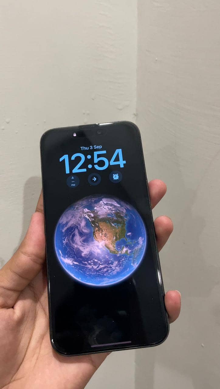 Apple iPhone 15 Pro Max 2