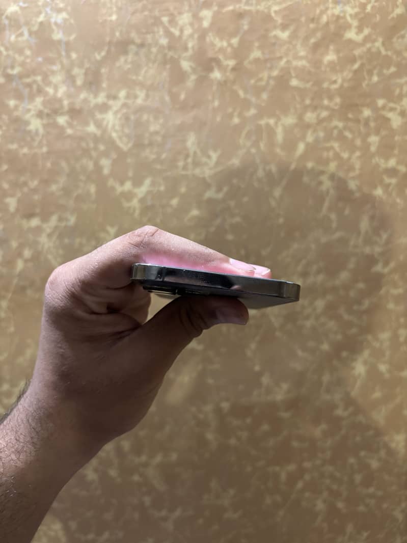 Apple iPhone 12 Pro Max 3