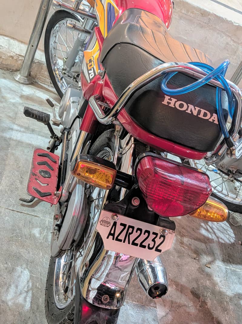 Honda CD70 4