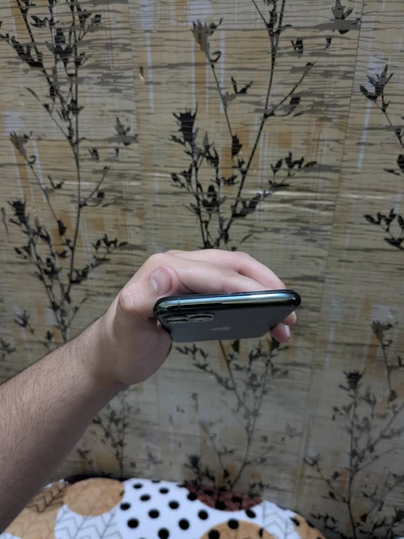 Apple iPhone 11 Pro Max 5