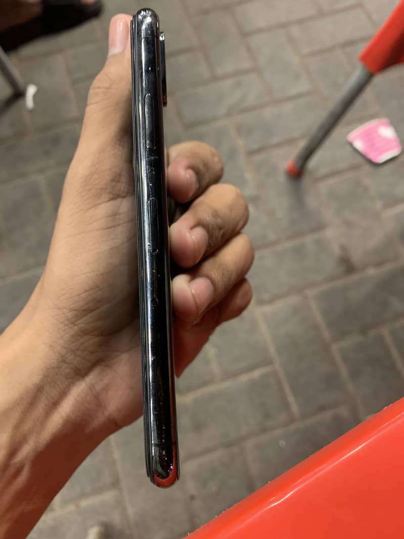 Apple iPhone X 2